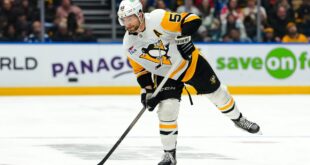 Letang out at least 4 weeks for Penguins with fractured foot